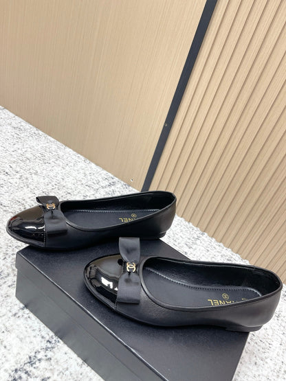 Chanel Interlocking CC Logo Black Ballet Flat in Lambskin 591388