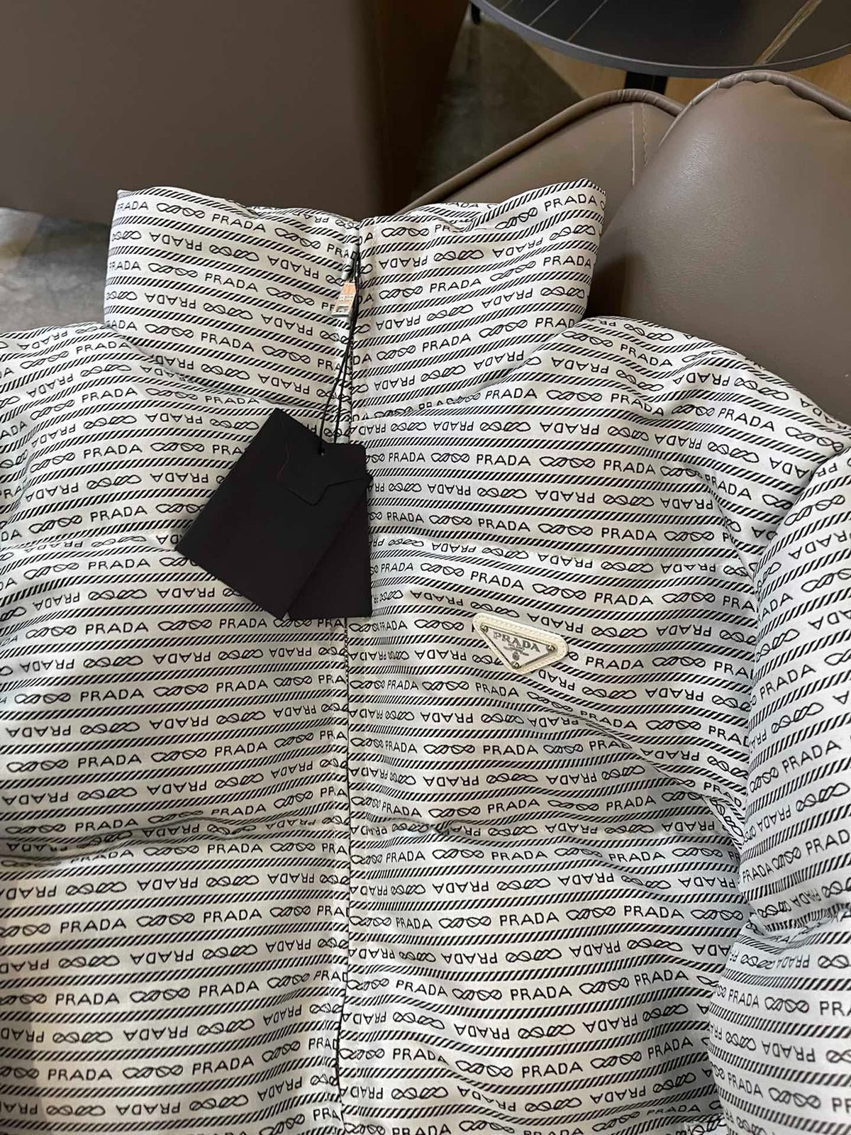 PRADA 25S DOWN JACKET 558
