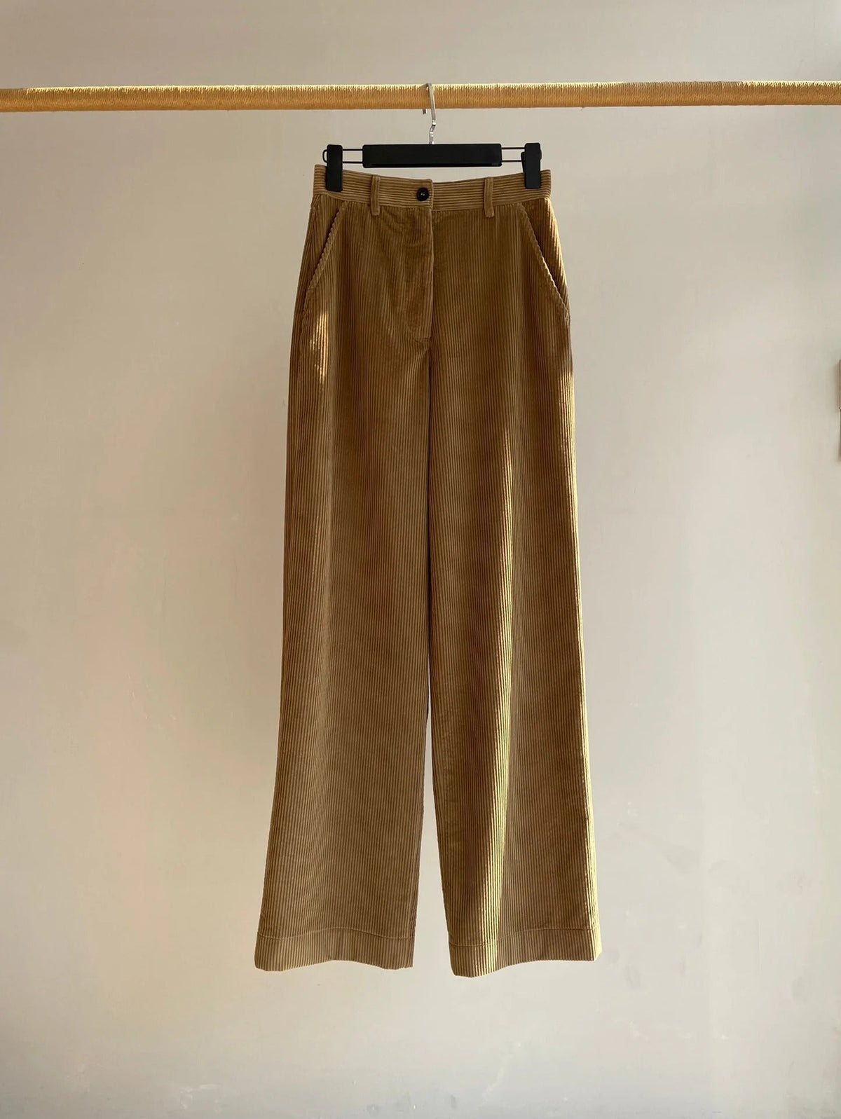 MIUMIU WIDE-LEG PANTS STYLE 671