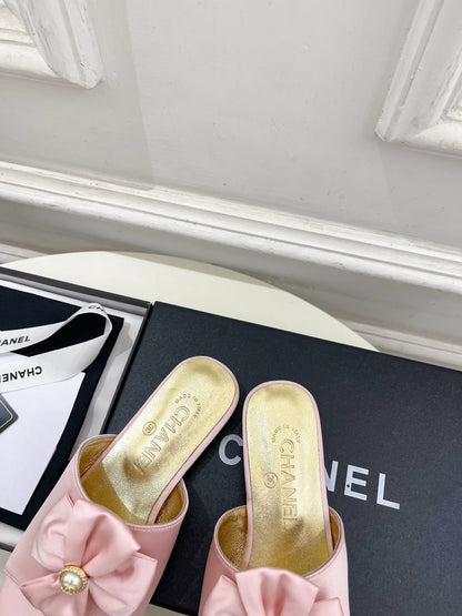 CC 26s Bow Slippers Pink Satin Sheepskin 586899