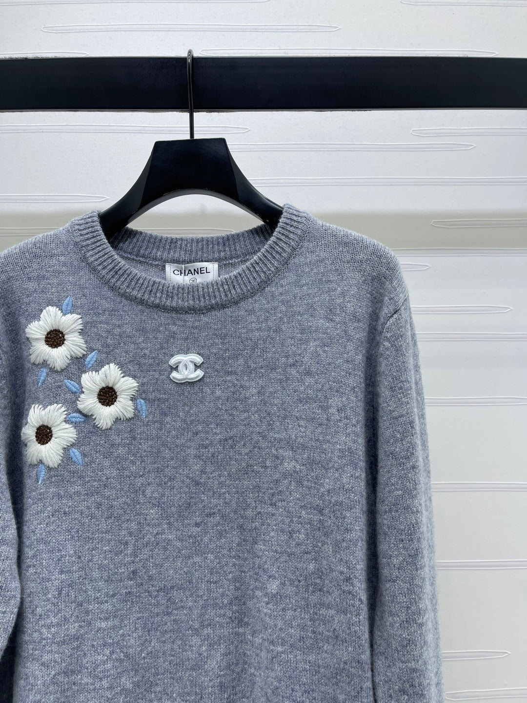 Chanel Floral Patterns Gray Sweater Embroidered 340998