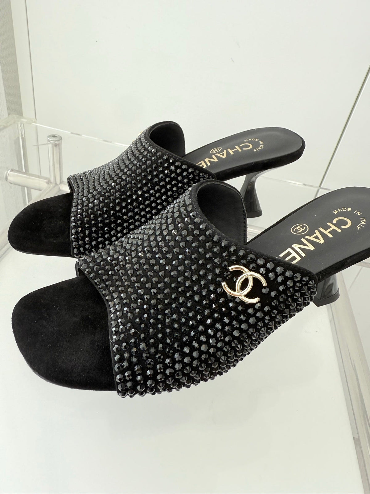 CC 26 Sandal 70 Black Rhinstone Deer Hide 597372