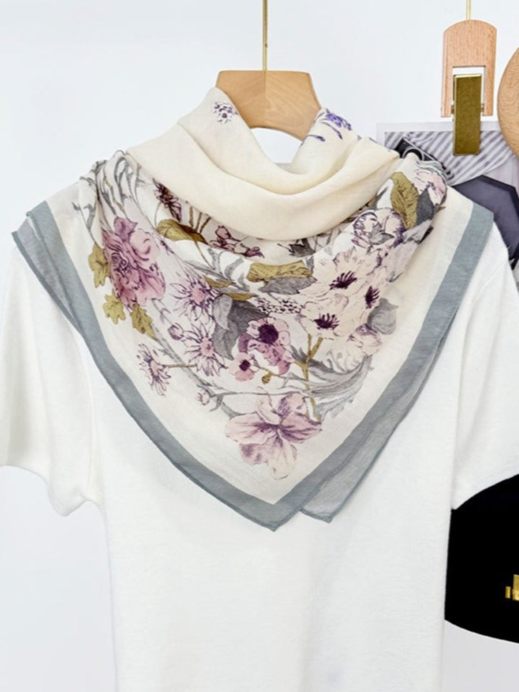 Scarvii - Boho Lightweight Floral-Print Square Scarf