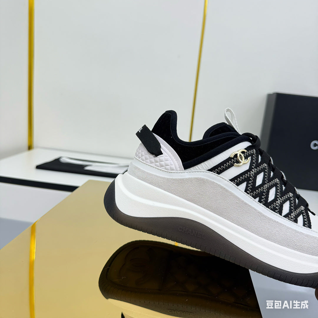 CC 25 Boutiques Sneaker Black White Light Grey Suede Fabric