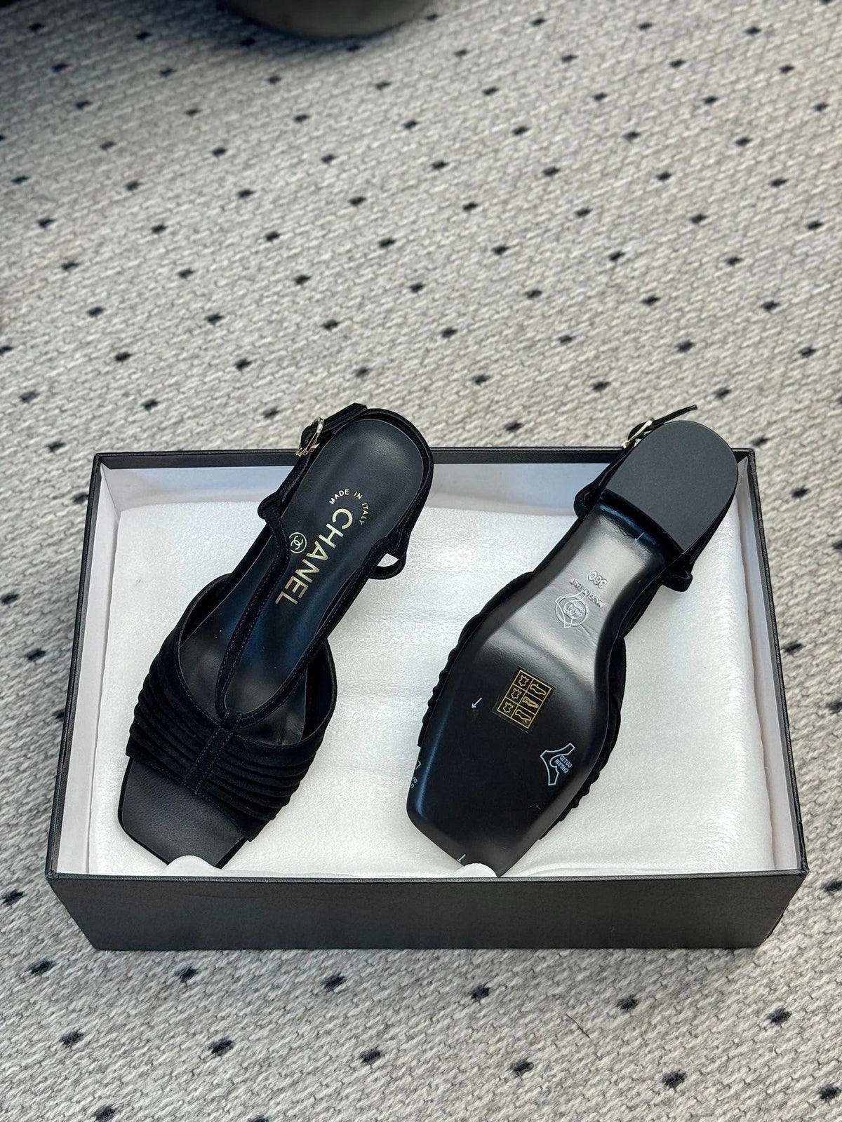 CC HIGH HEELS IN BLACK QUILTED SUEDE