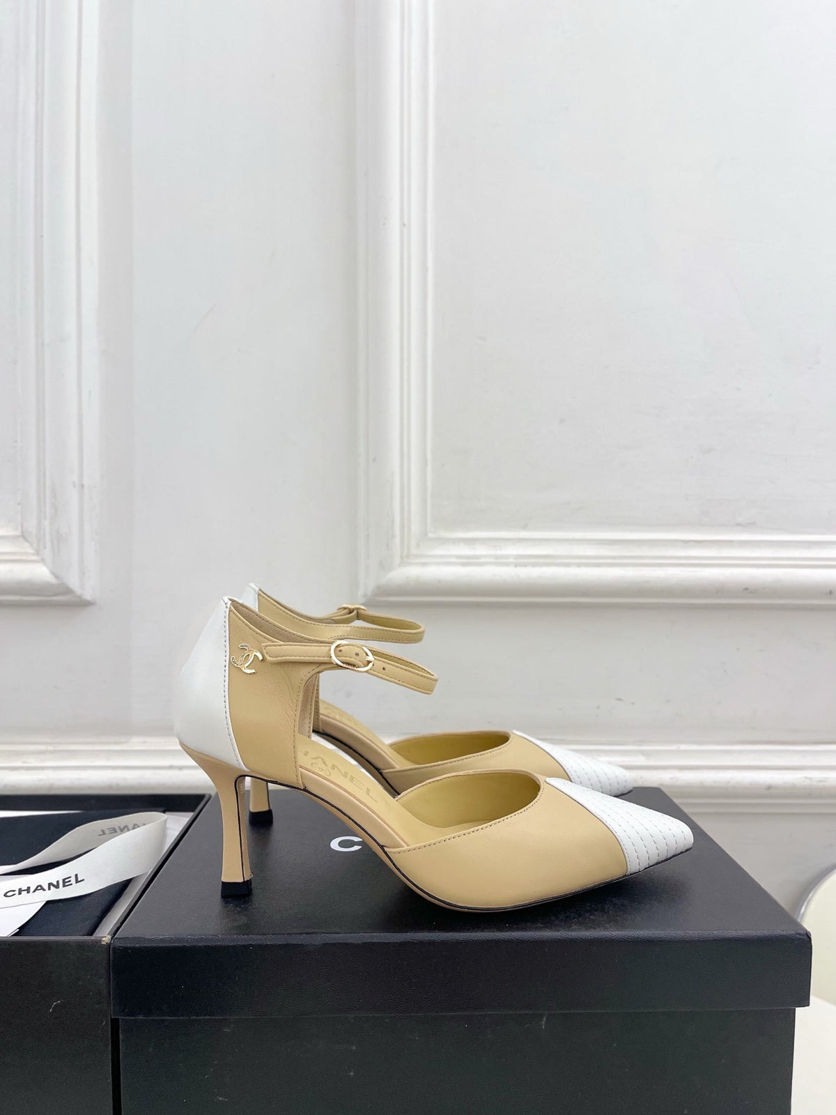 CC 26 SS Double C Slingback 7.5cm Beige White Calfskin 586936