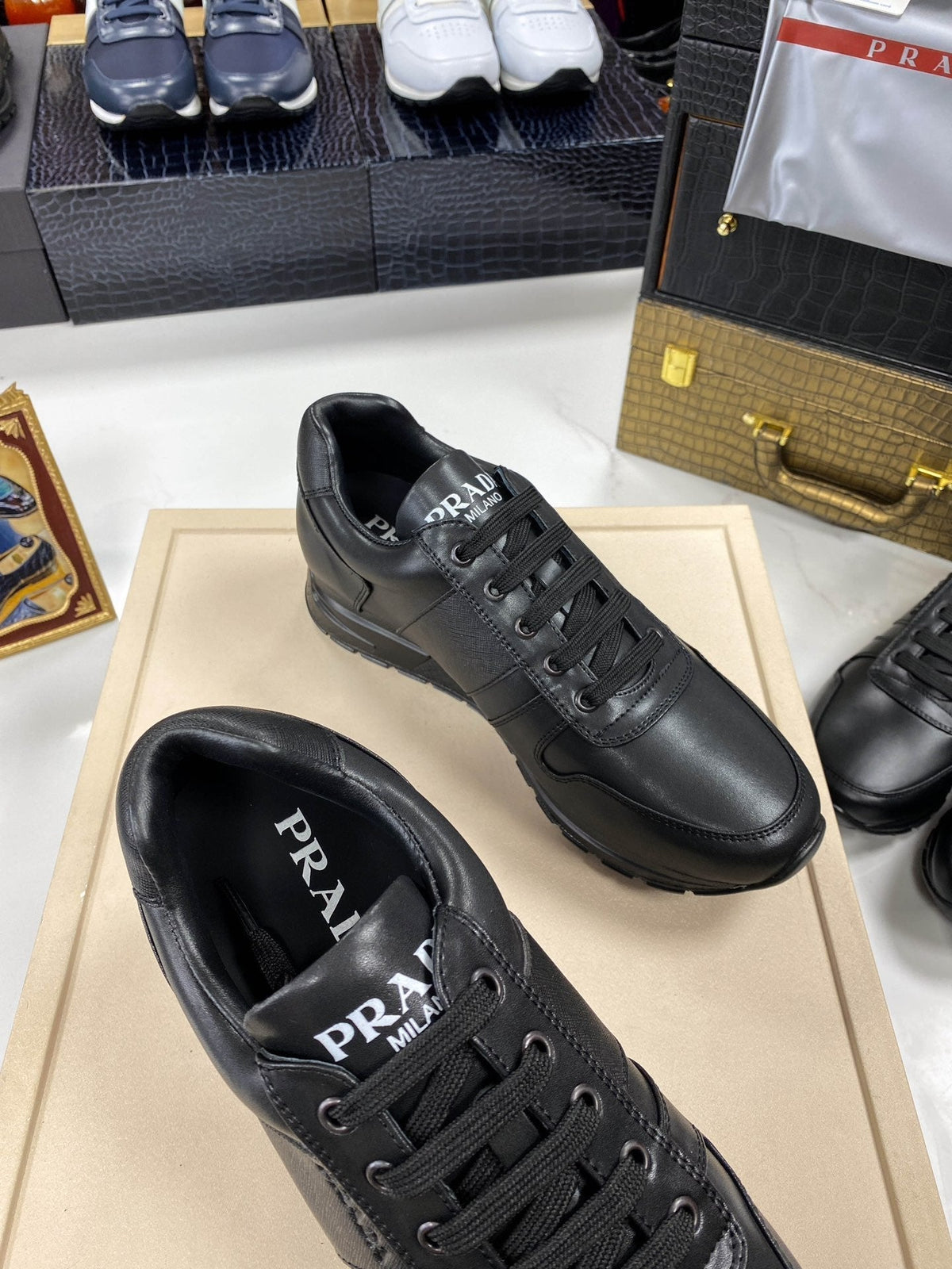 PRA SNEAKER IN BLACK CALFSKIN