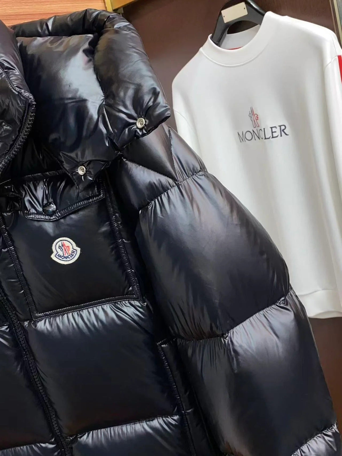 Moncler Montbeliard Hooded Short Down Jacket