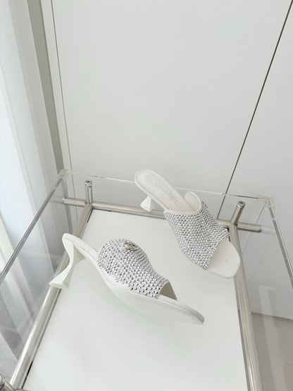CC 26 Sandal 70 White Rhinstone Deer Hide 597373