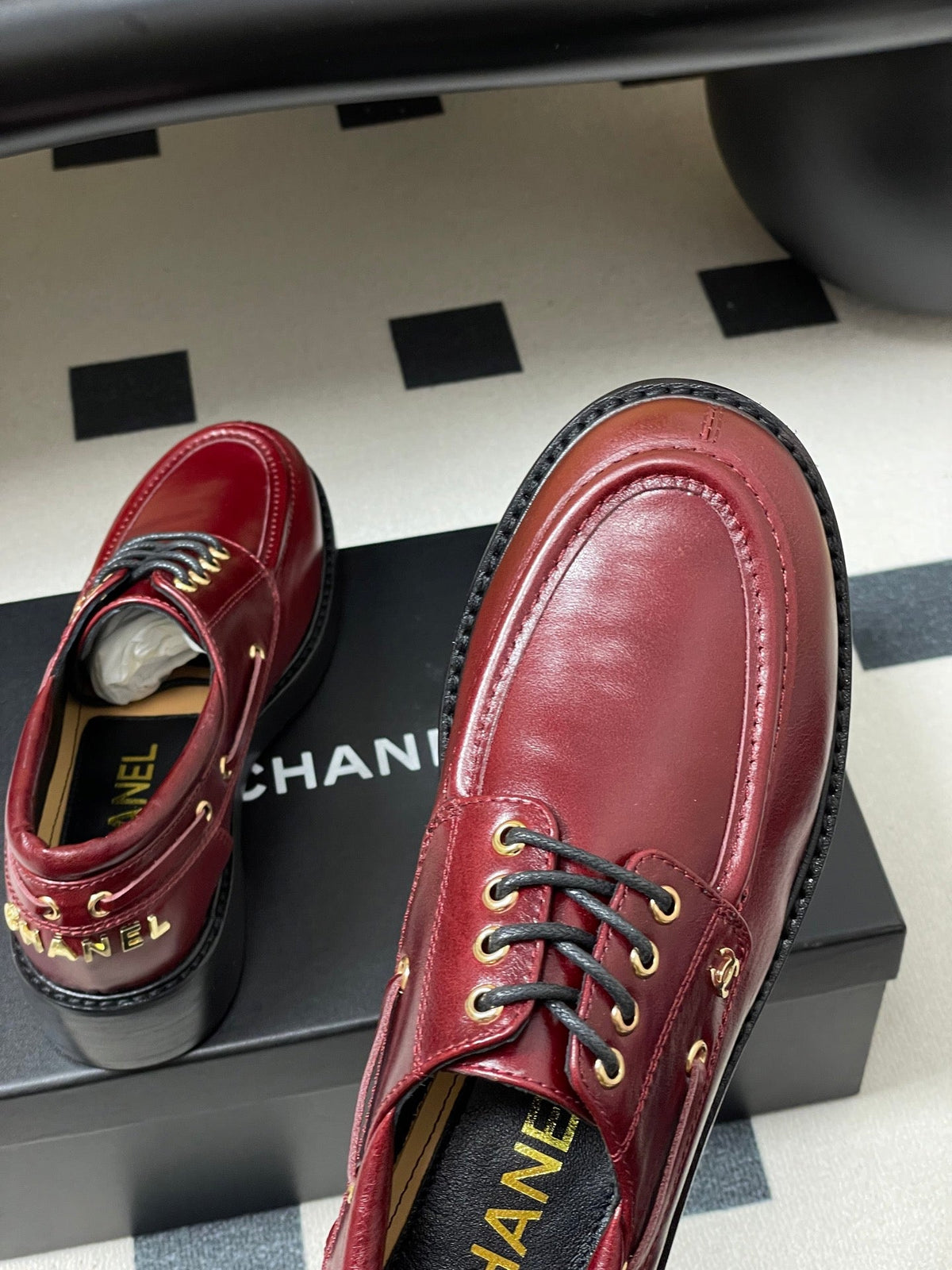 CC 26 Lace-Up Loafer Burgundy Sheepskin 594246