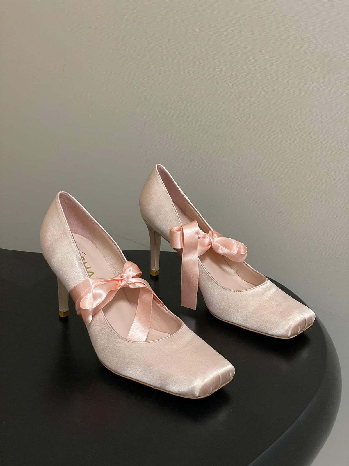 CC 26 Pump Pink Satin Silk 593135