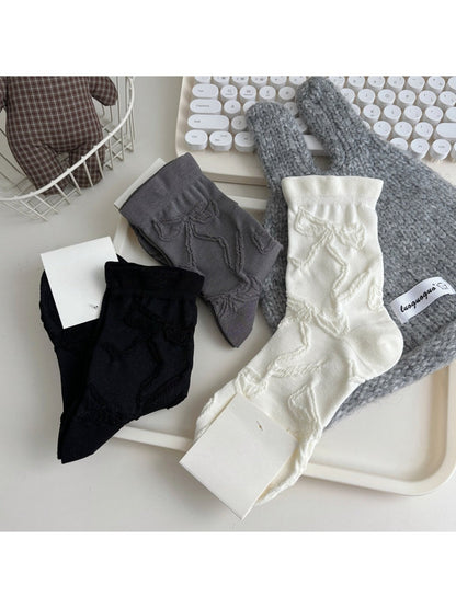 Rufia - Cute Mid-calf Socks with Bow Patterns