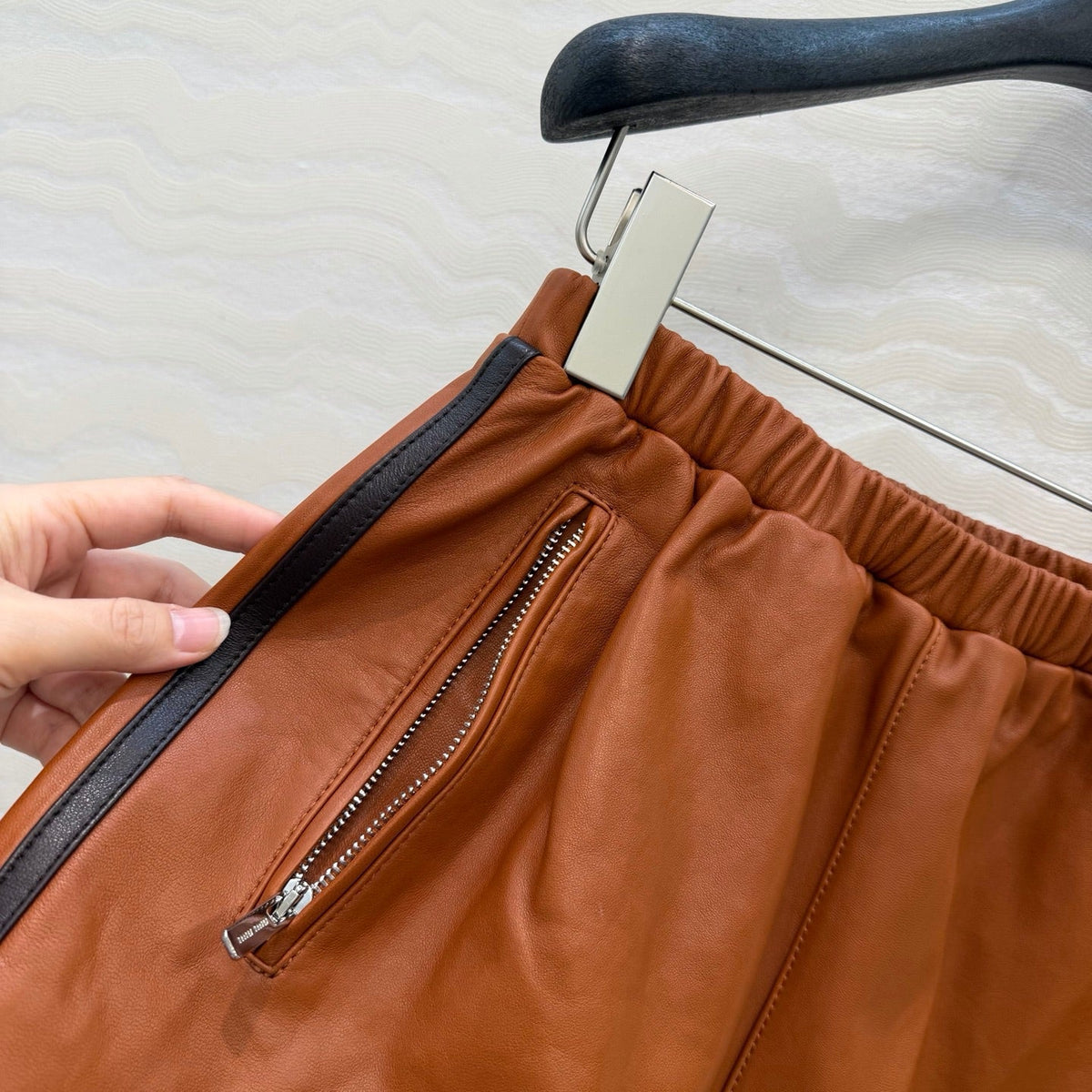 Miu SS26 Striped Nappa Leather Shorts Brandy Lambskin 351107