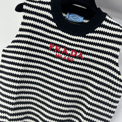 Prada 26s Knit Vest White Black Stripes Ribbed Knit 348998