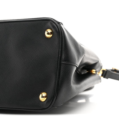 Saffiano Medium Galleria Double Zip Tote Black