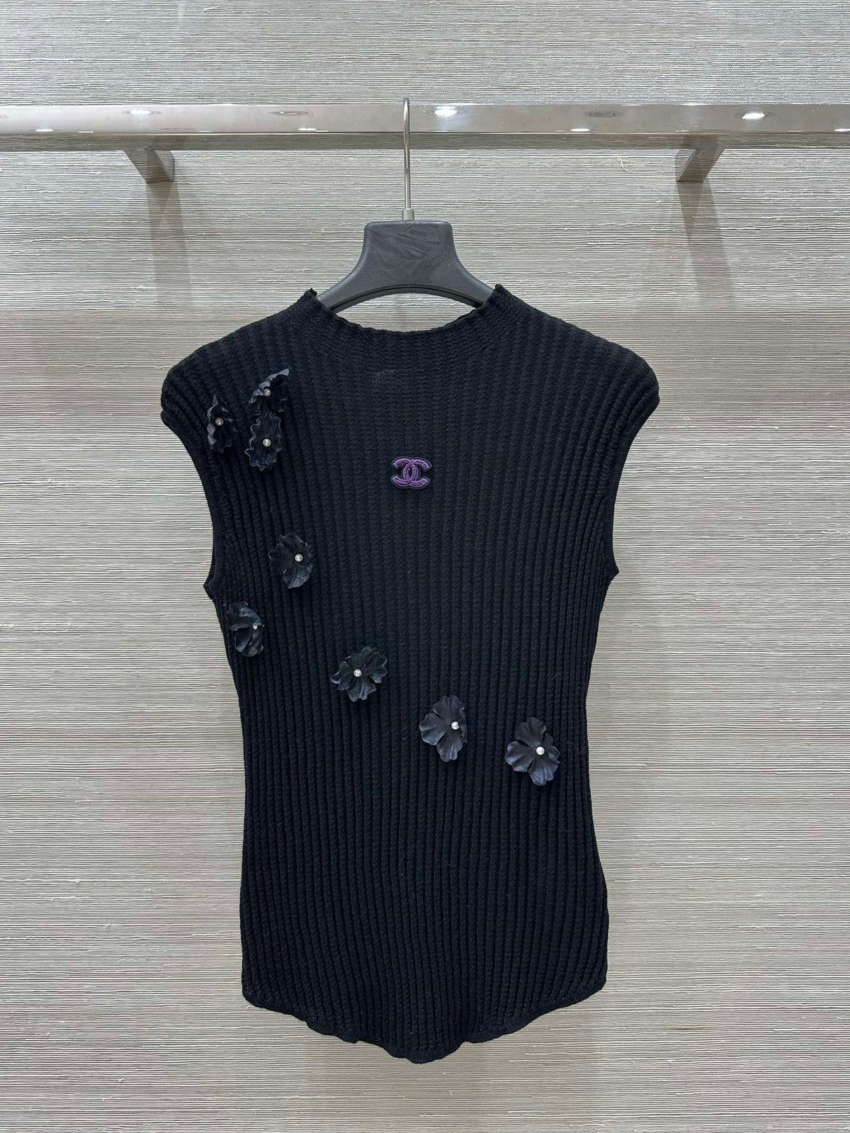 CC 25 Flower Set Black Wool Acrylic