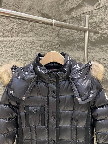 Moncler Puffer Jacket Hood Black Fur 341352