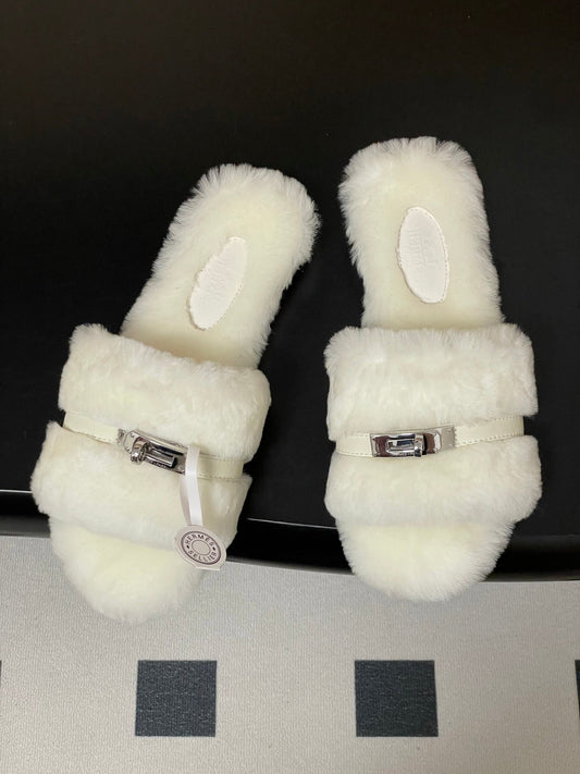 Hermes Giulia Kelly Buckle H-Slippers White in Wool 594328