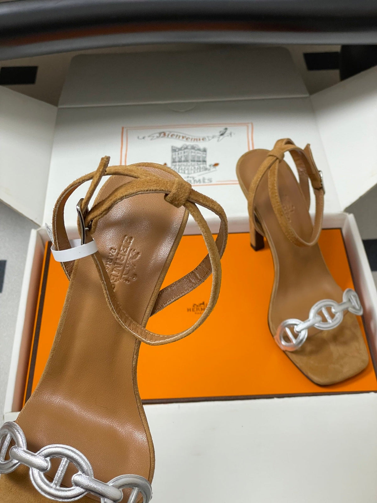 HM Luz Sandals 10.5 Brown Sheepskin Suede 593701