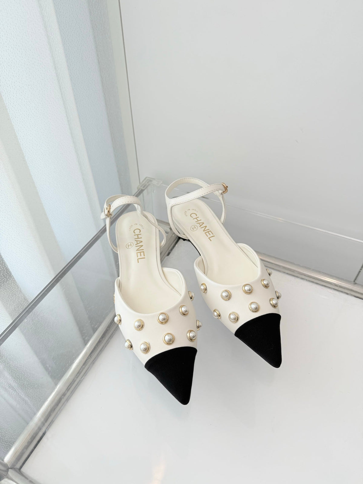 CC 26 Heeled Slingback With Pearl Toe White in Lambskin 597325
