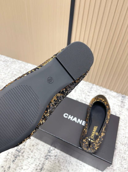 Chanel Coco Mark Ballet Flat Black with Gold in Lambskin 591379