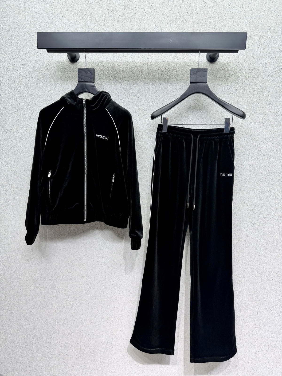 MIUMIU VELVET SET STYLE 729