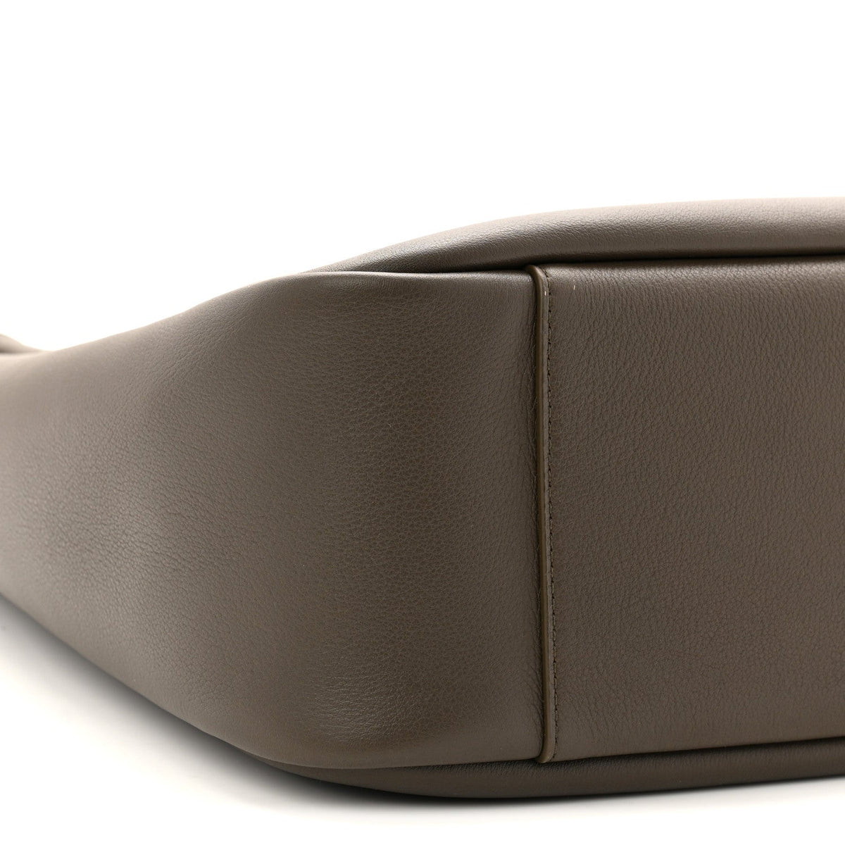 Smooth Calfskin Large Le 5 A 7 Soft Hobo Light Musk