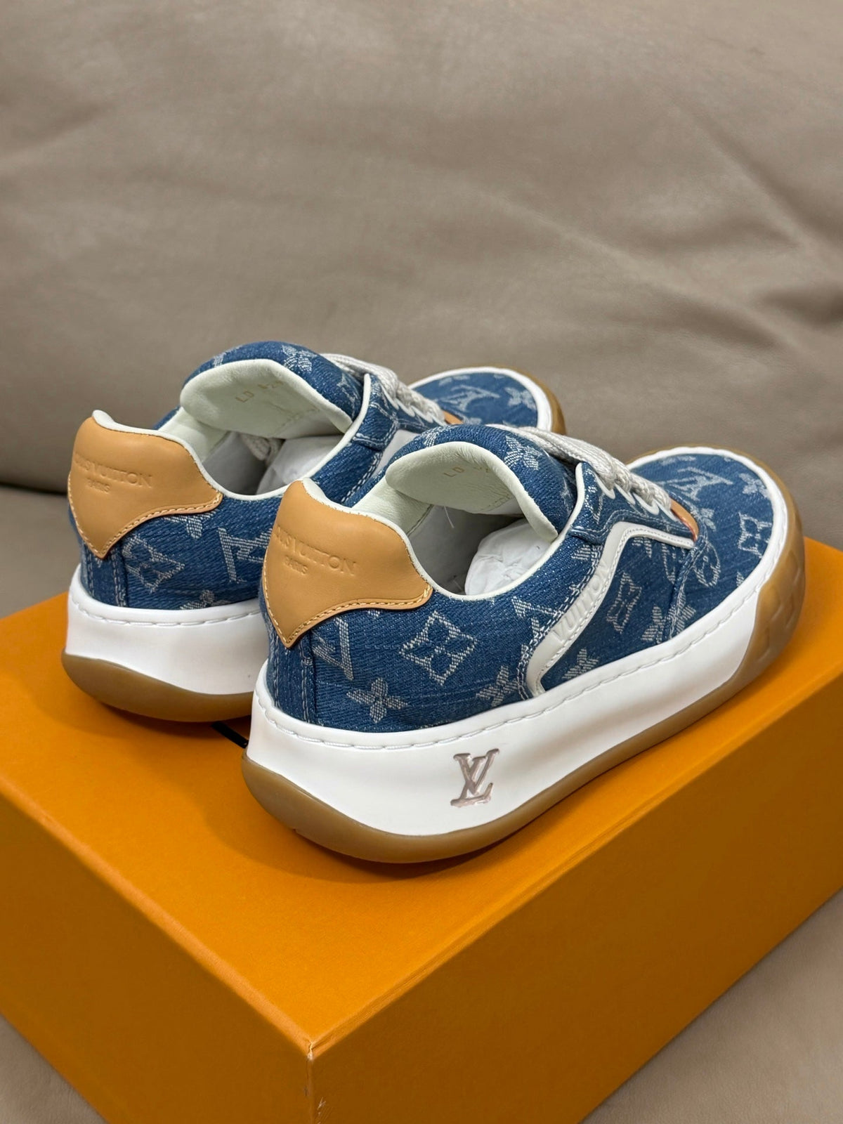 LV 25 Oversized Sneakers Blue Denim 576957