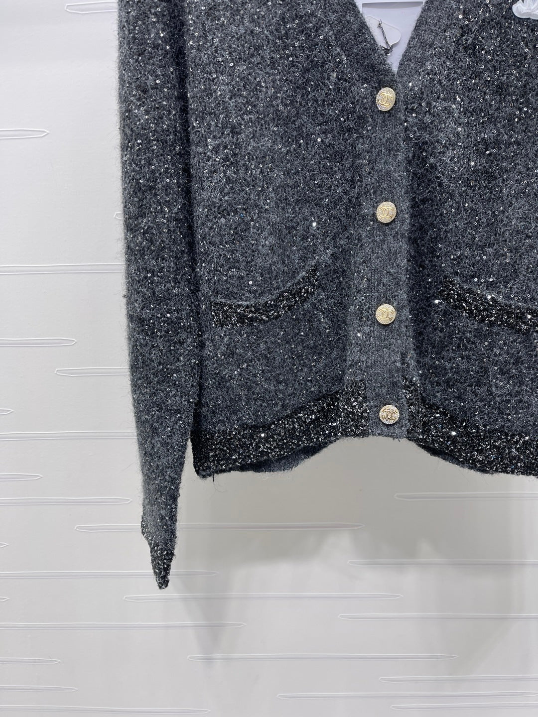 CC 26s Sequined V-Neck Cardigan Sweater Grey 344109