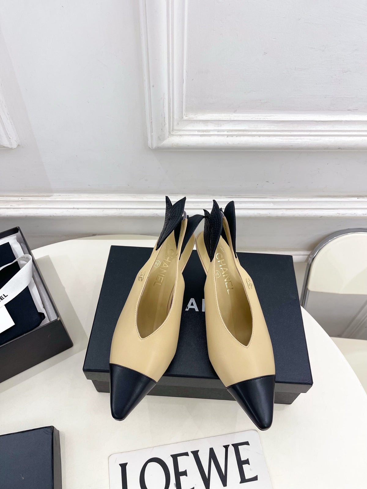 CC 26 SS Open-Back Sandals 7.5cm Beige Black Calfskin 586933