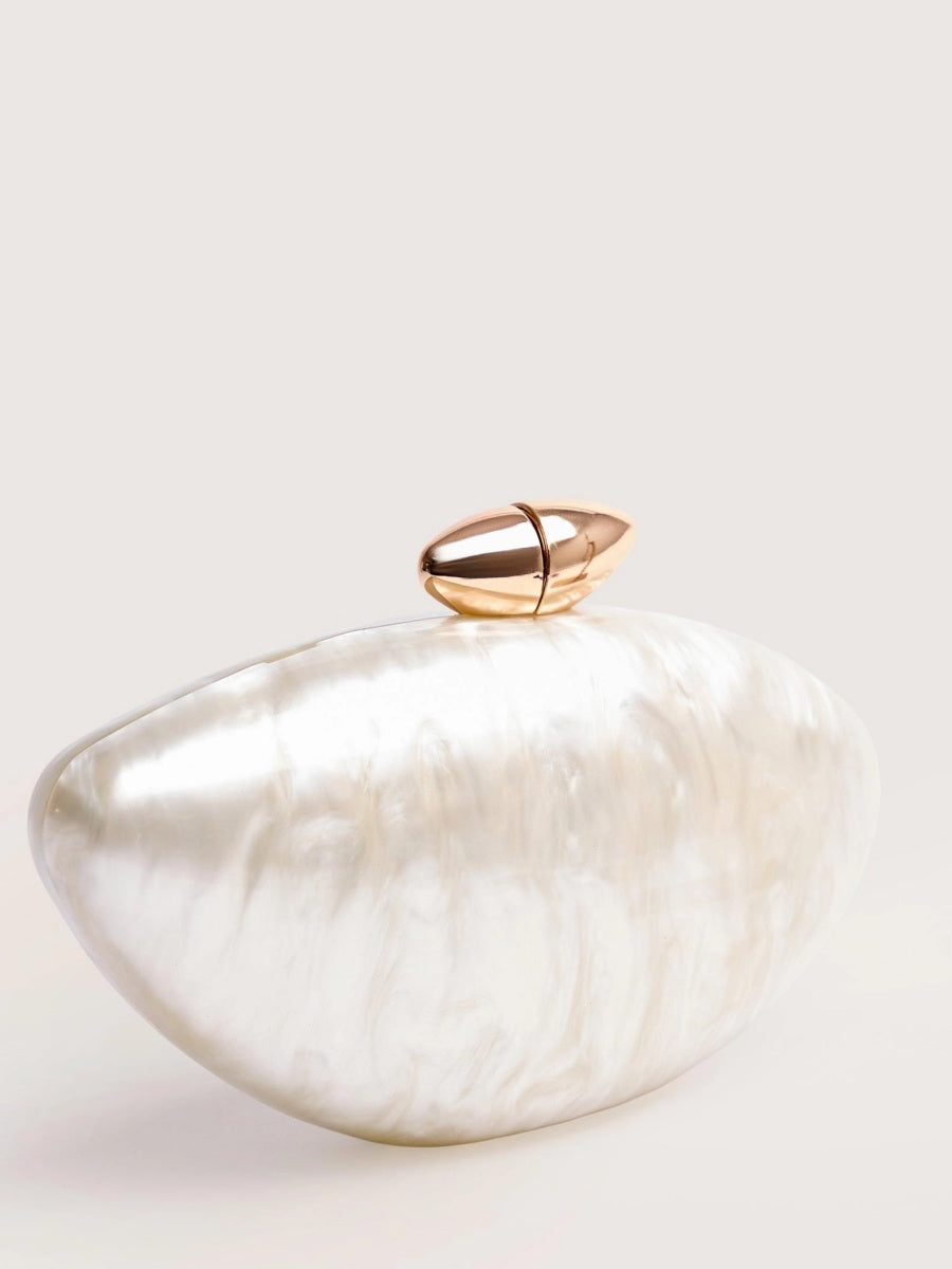 Zoe Shell-Shape Resin Clutch