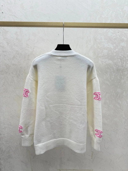 CHANEL 25S LONG-SLEEVE ROUND-NECK SWEATER 526