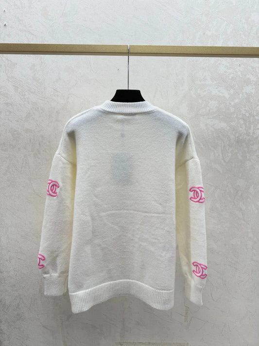 CHANEL 25S LONG-SLEEVE ROUND-NECK SWEATER 526