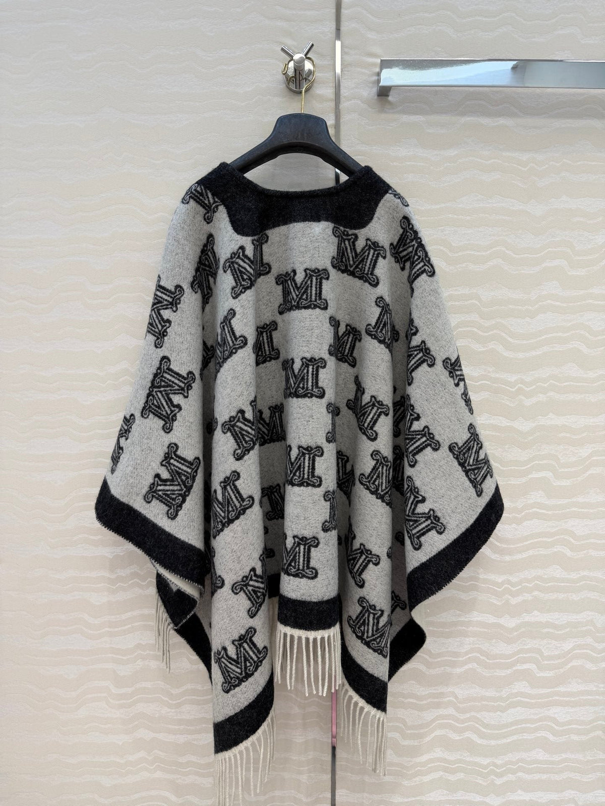 MAX MARA 25S FRINGED KNIT CAPE 164