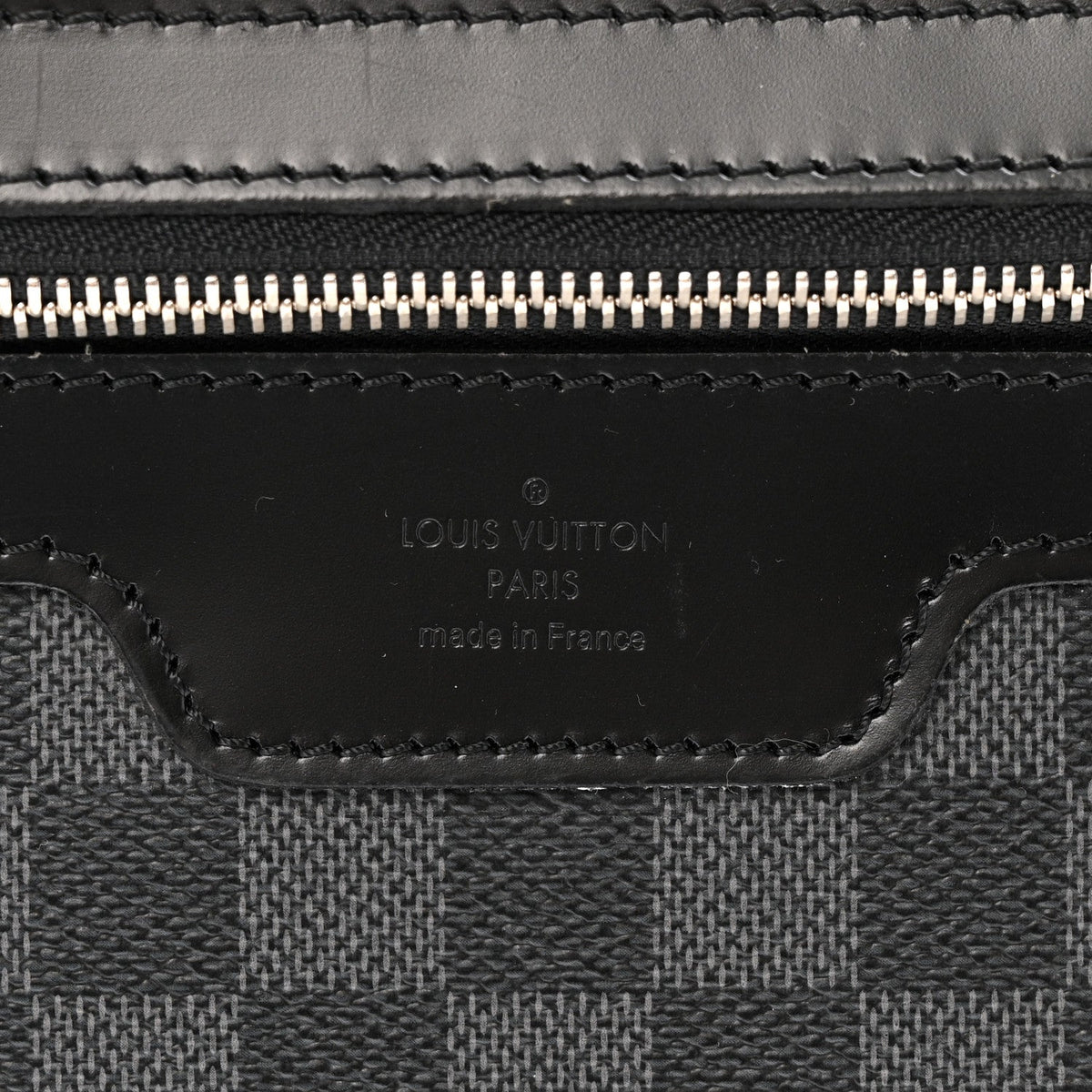 Damier Graphite Pegase 45