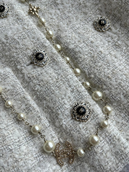 Chanel 2025 White Woven Tweed Fabric Jacket 318544