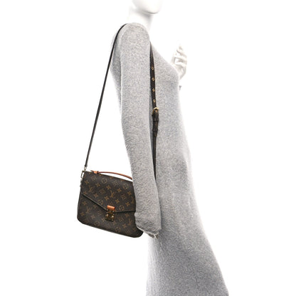 Monogram Pochette Metis