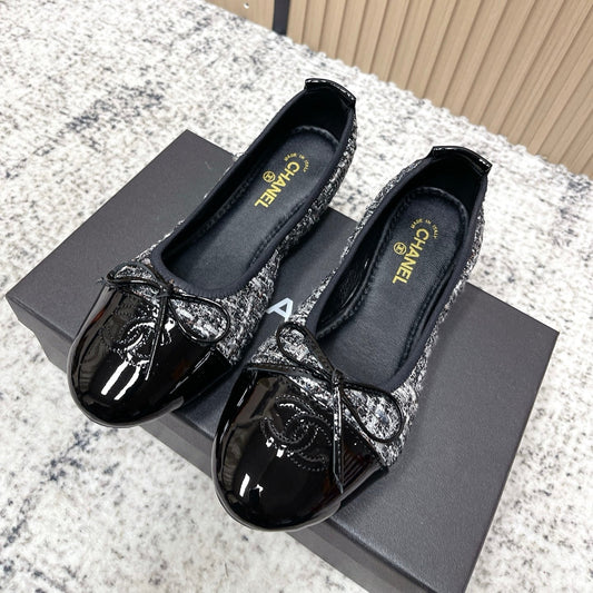 Chanel 26SS Ballet Flats Shoes Black in Lambskin with Fabric 591397