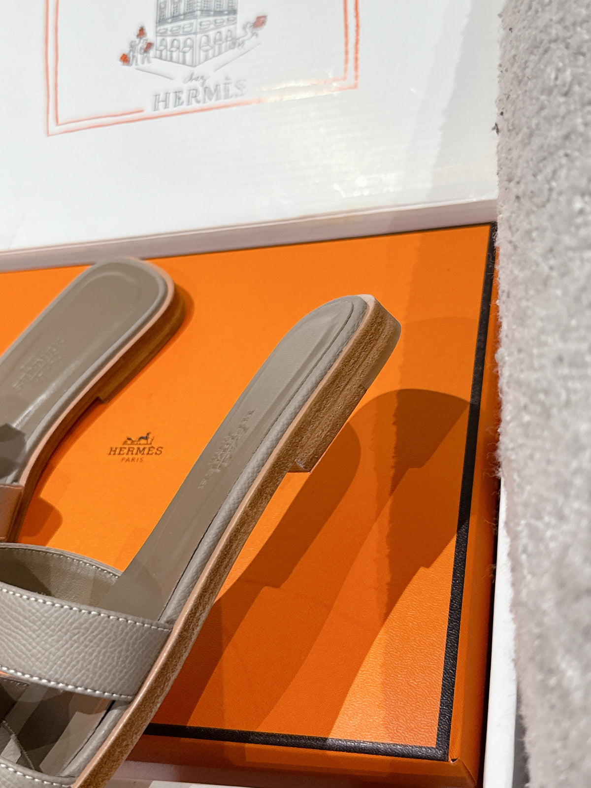 HM 25 Oran Sandal Etoupe Epsom Calfskin