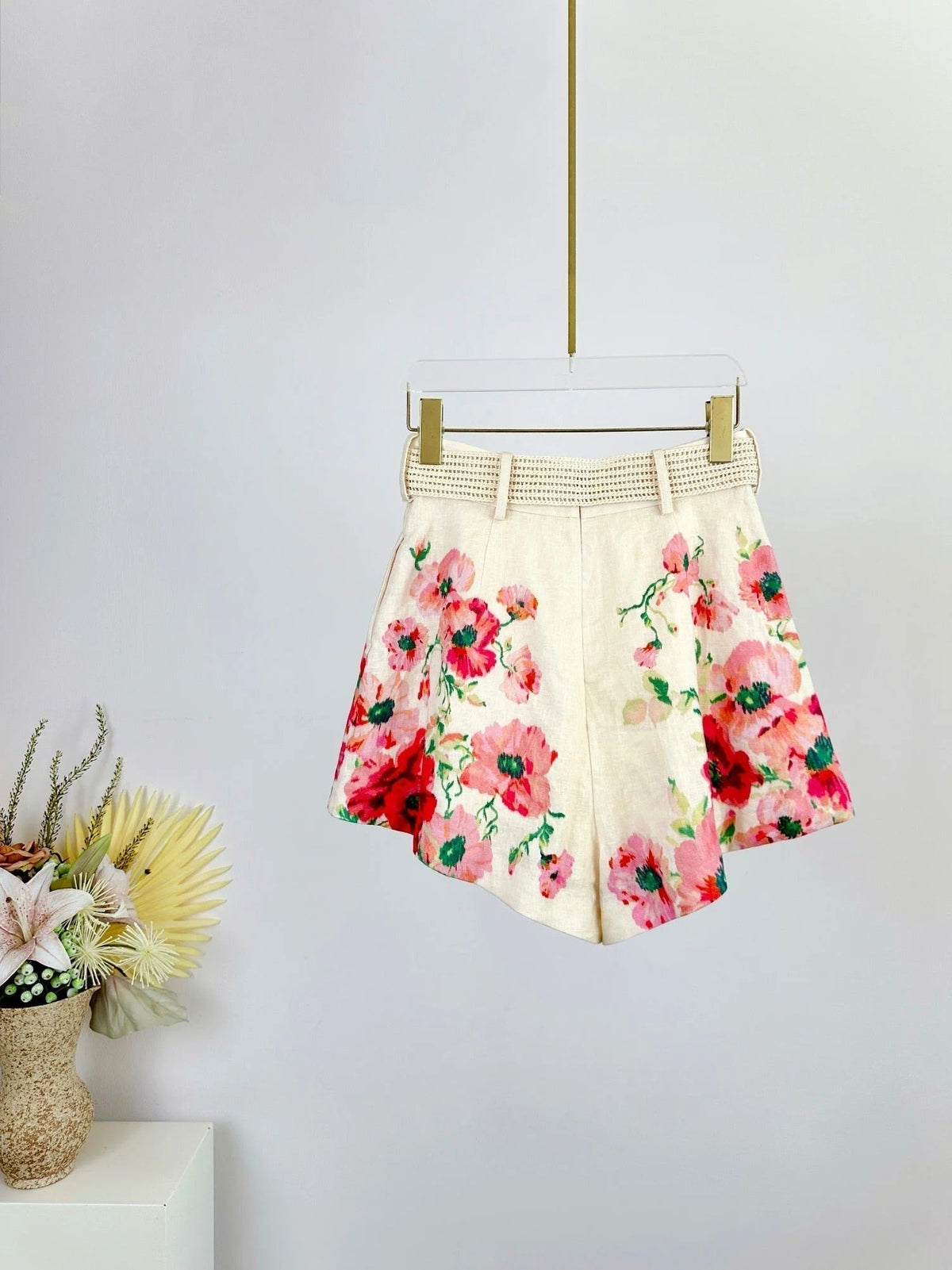 FLORAL PRINTED PLEATED BELTED SHORTS