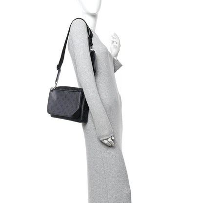 Reverse Monogram Eclipse Trio Messenger