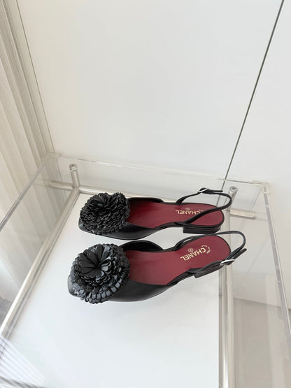 CC 26 Flower-shaped Sandal Black Lambskin 597410