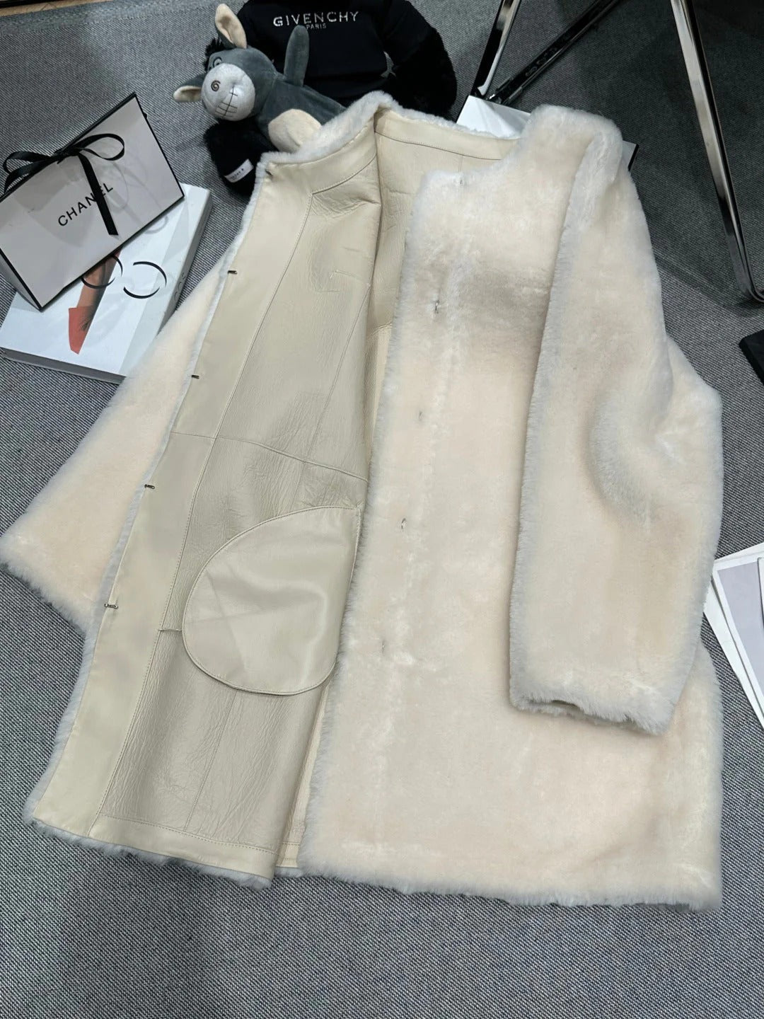 CHANEL 25S SHEEP FUR COAT 506