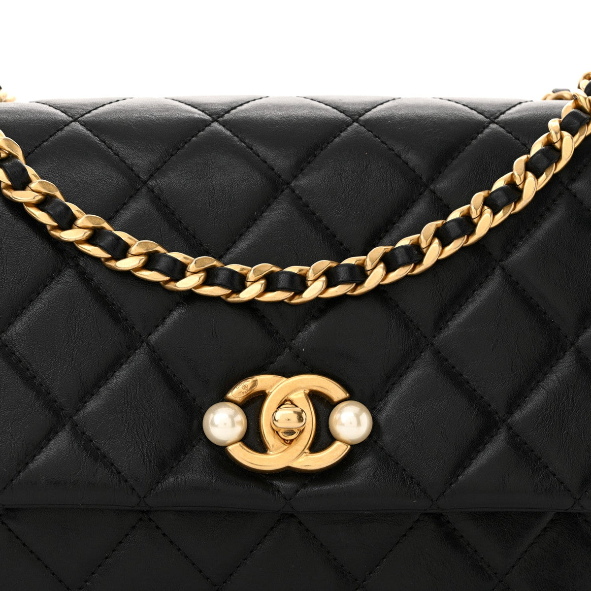 Glazed Calfskin Quilted Pearl Side Flap Black