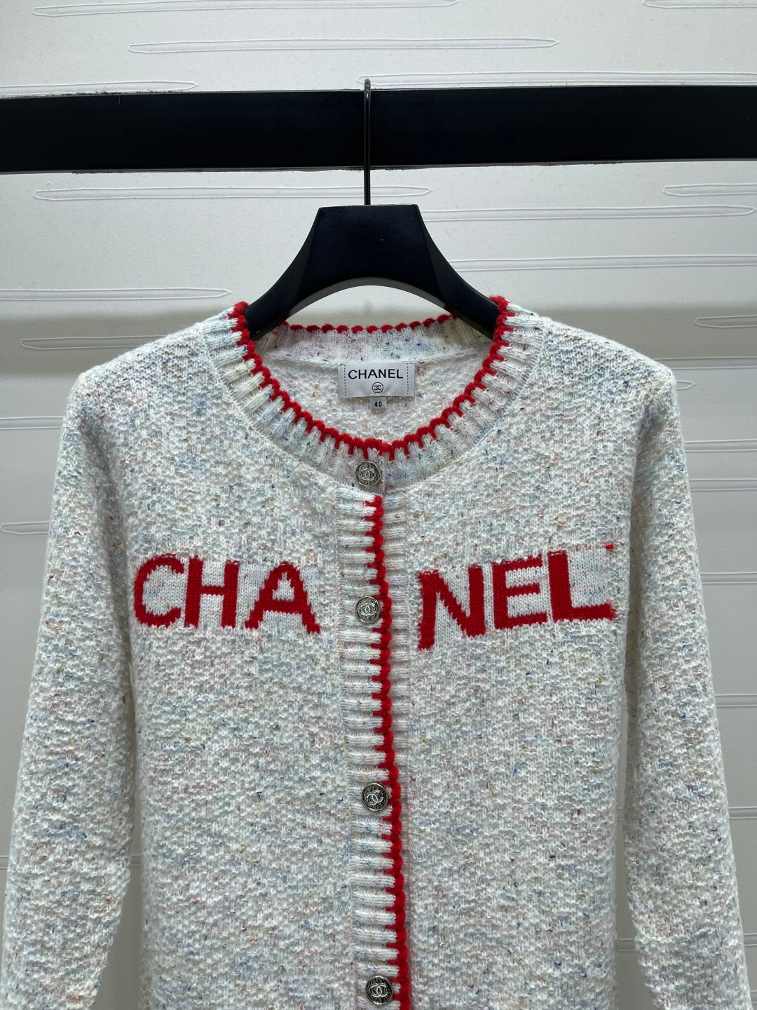 CC 26s Color-Blocked Woven Crew Neck Cardigan Grey Red 344112