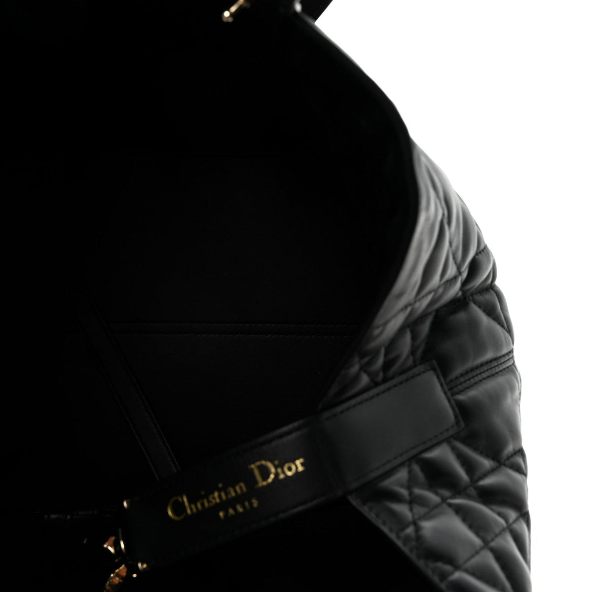 Calfskin Macrocannage Medium Toujours Black