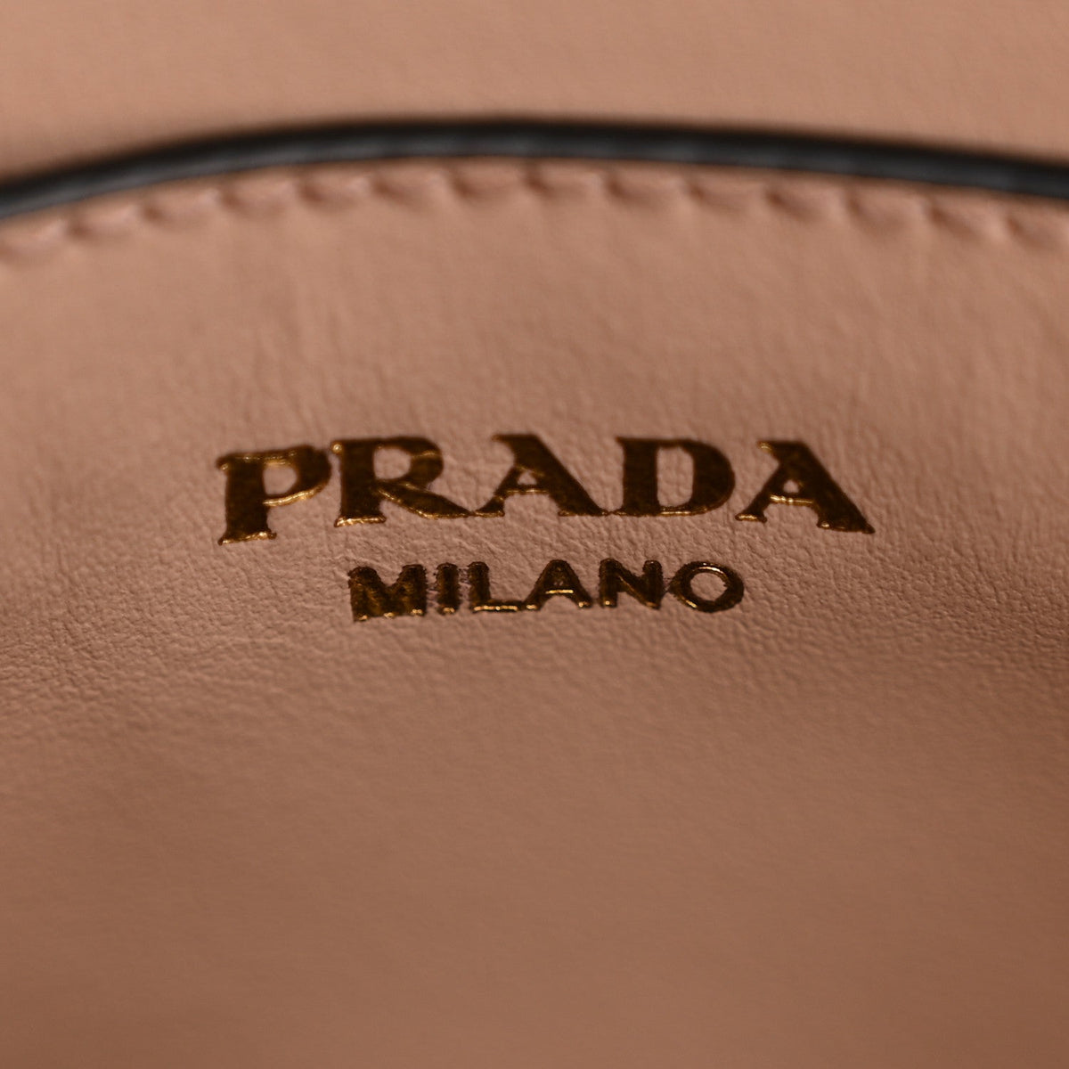 Saffiano Soft Calfskin Small Zippered Tote Cipria