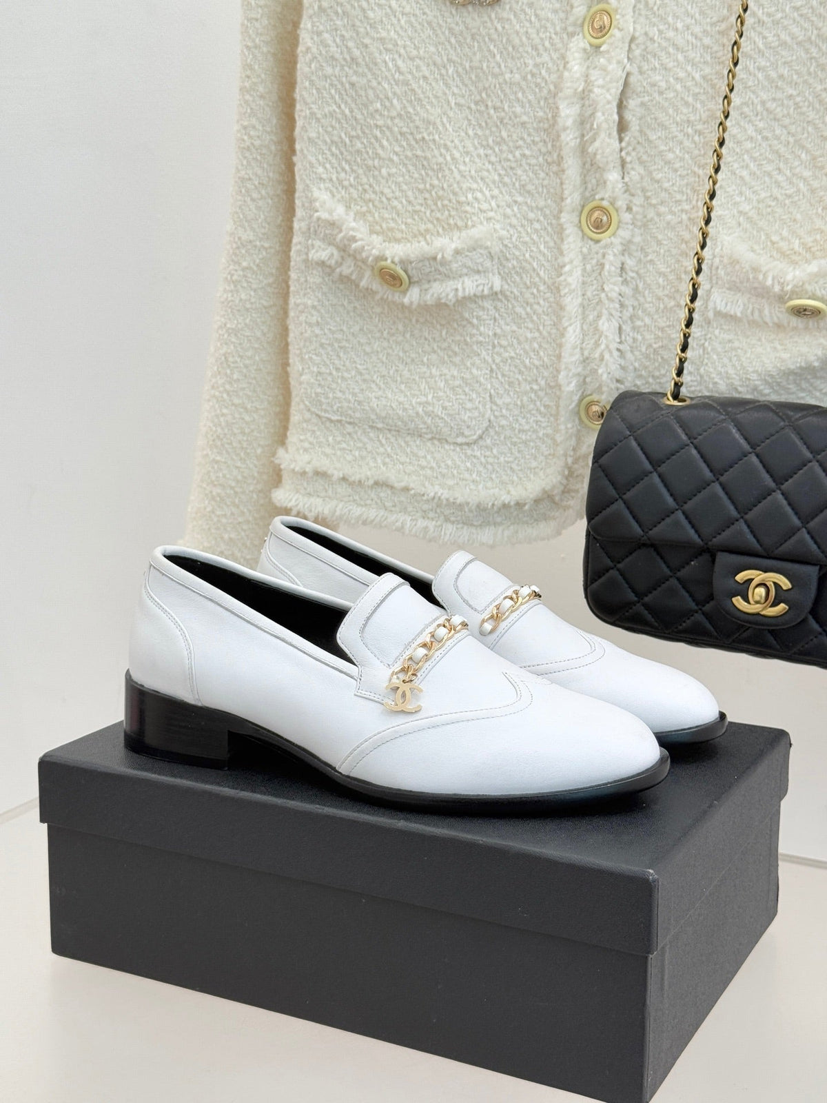 CC 25s Double C Buckle Loafers White Calfskin 557703