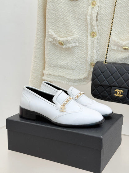 CC 25s Double C Buckle Loafers White Calfskin 557703
