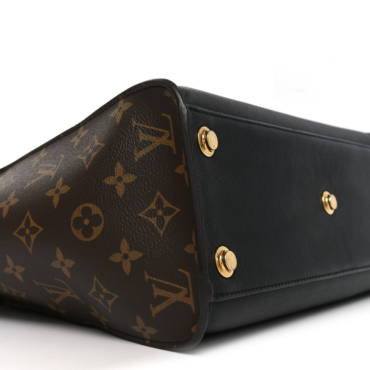 Calfskin Monogram On My Side MM Black